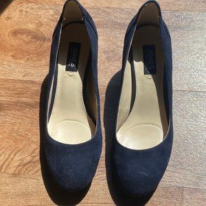 Women's heeled shoes